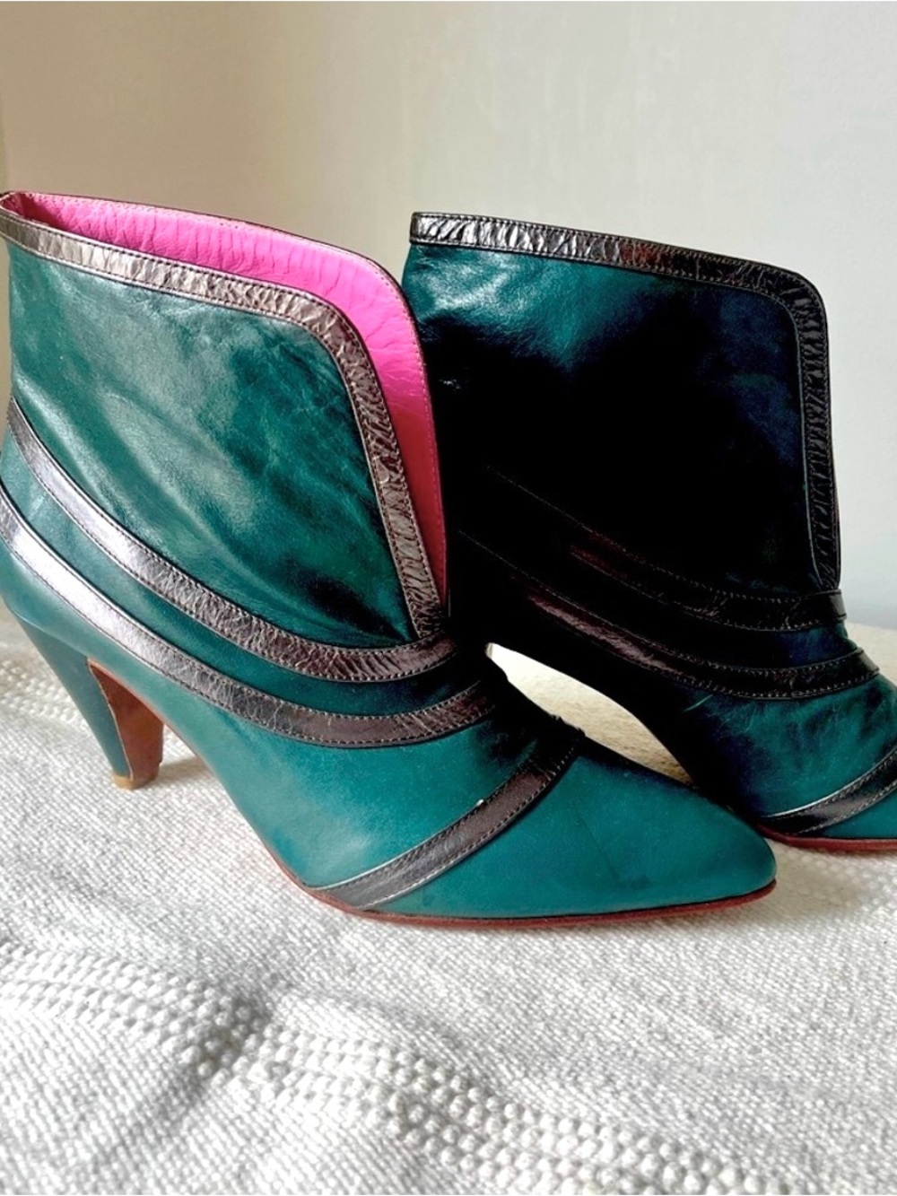 Perugia Teal & Metallic Leather Ankle Boots – Pink interior size 8